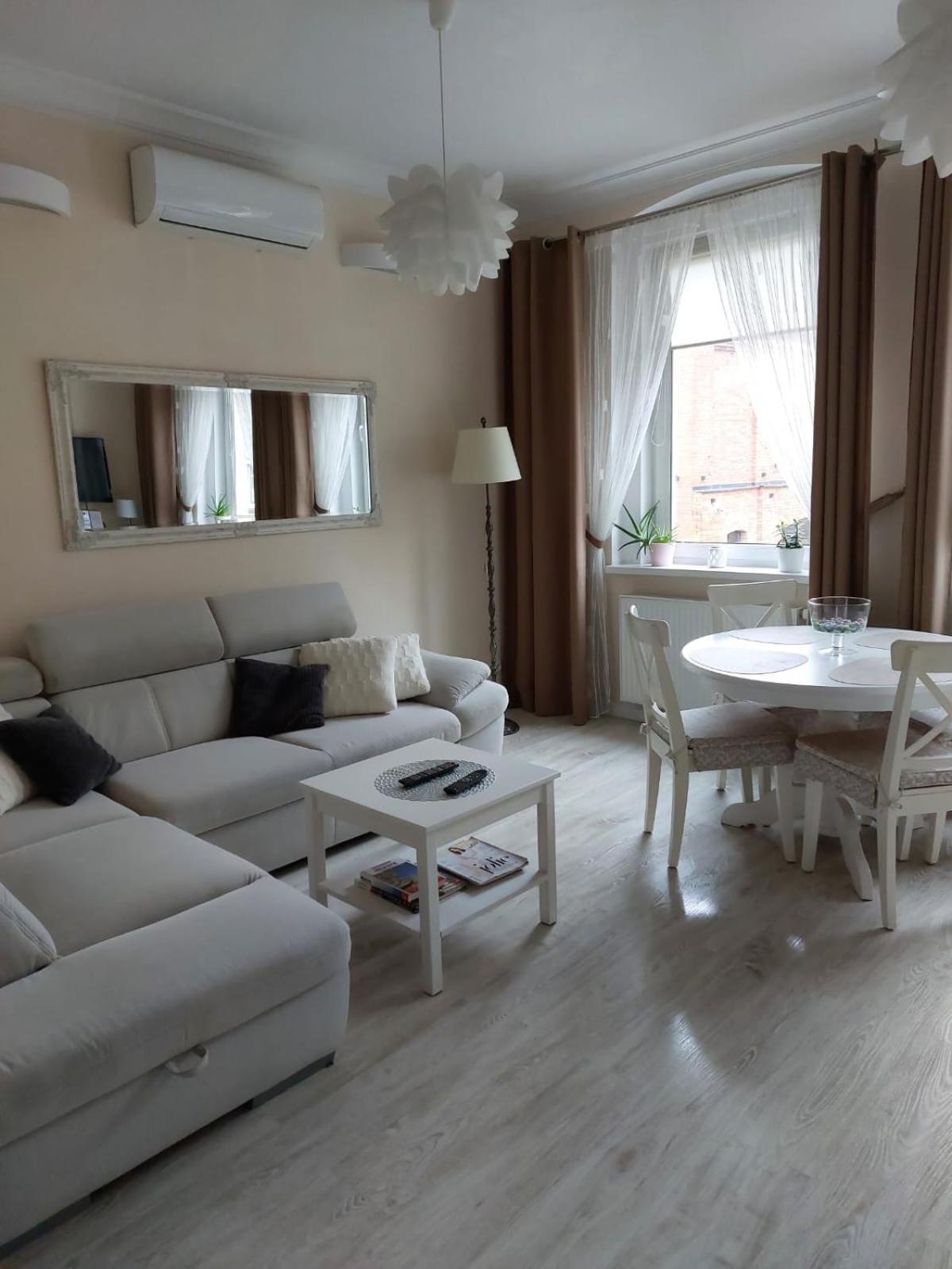 Come&Stay Zielona Gora Екстер'єр фото